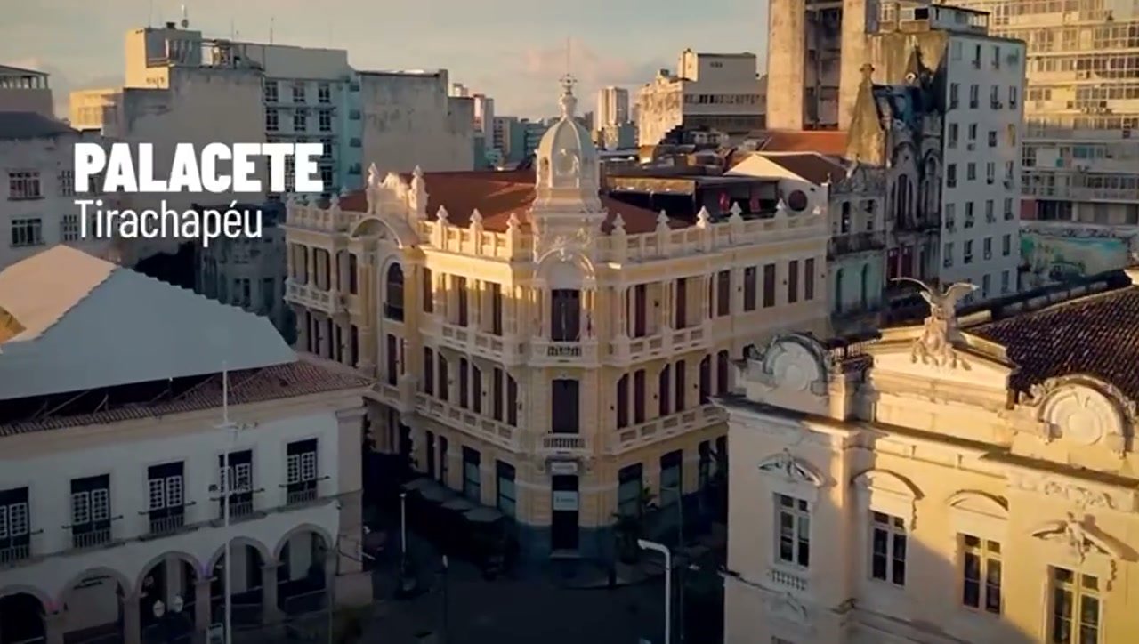 O Palacete Tirachapéu, na Rua Chile